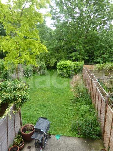 			MUST SEE !!!, 4 Bedroom, 1 bath, 1 reception Flat			 Stapleton Hall Road, FINSBURY PARK N4